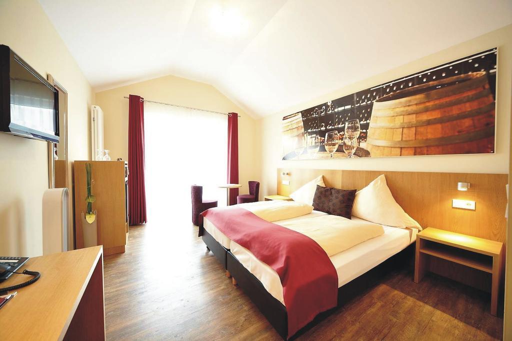 Christiana'S Wein & Art Hotel Bernkastel-Kues Bilik gambar