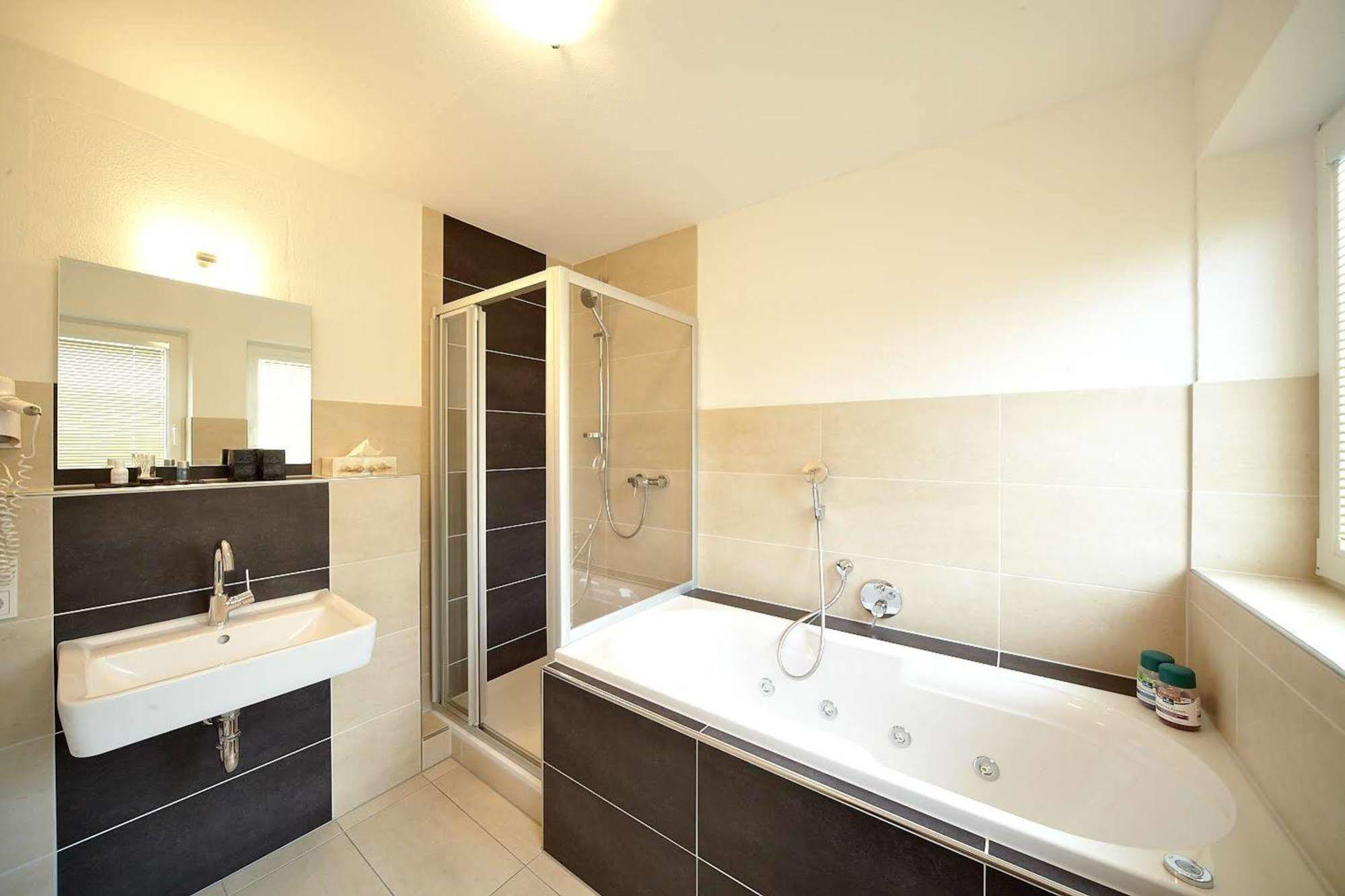 Christiana'S Wein & Art Hotel Bernkastel-Kues Luaran gambar